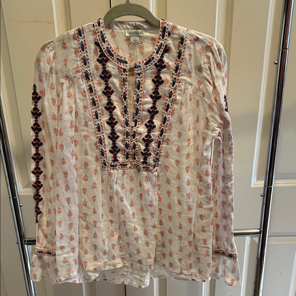 Sundance Tops - Embroidered White and Navy Women's Top